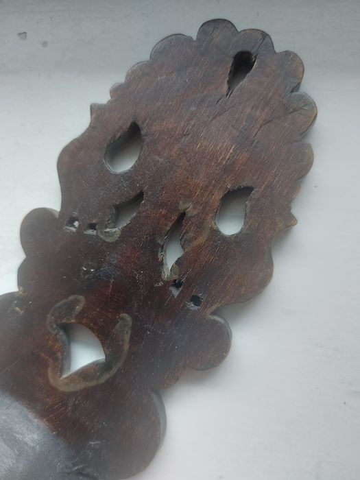 Стариный ковш деревянный.