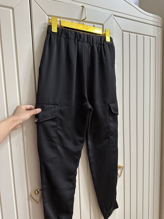 Продаётся ветровка и джоггеры в идеальном состоянии.