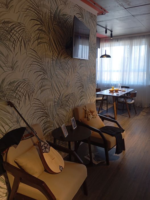 Продам квартиру 52 КВ м .