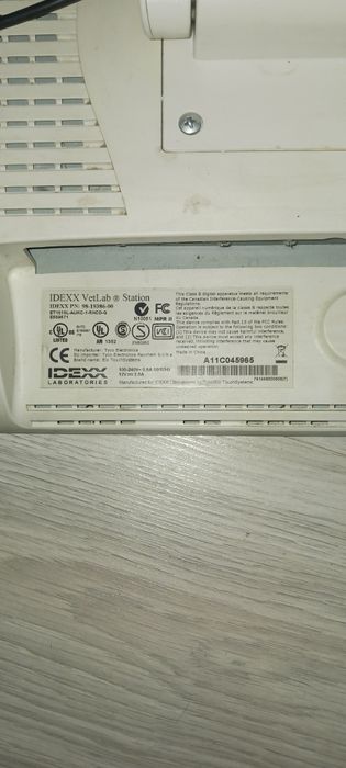 Продавам монитор