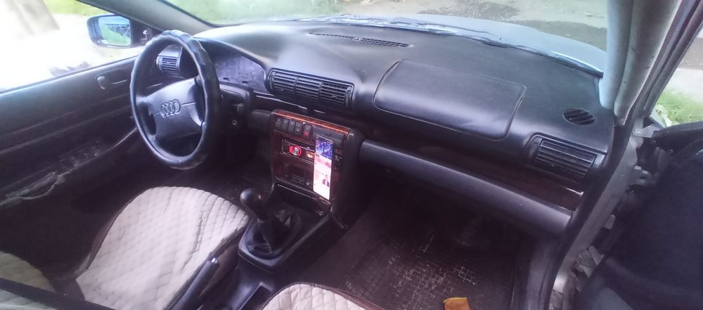 Audi A4 продам..