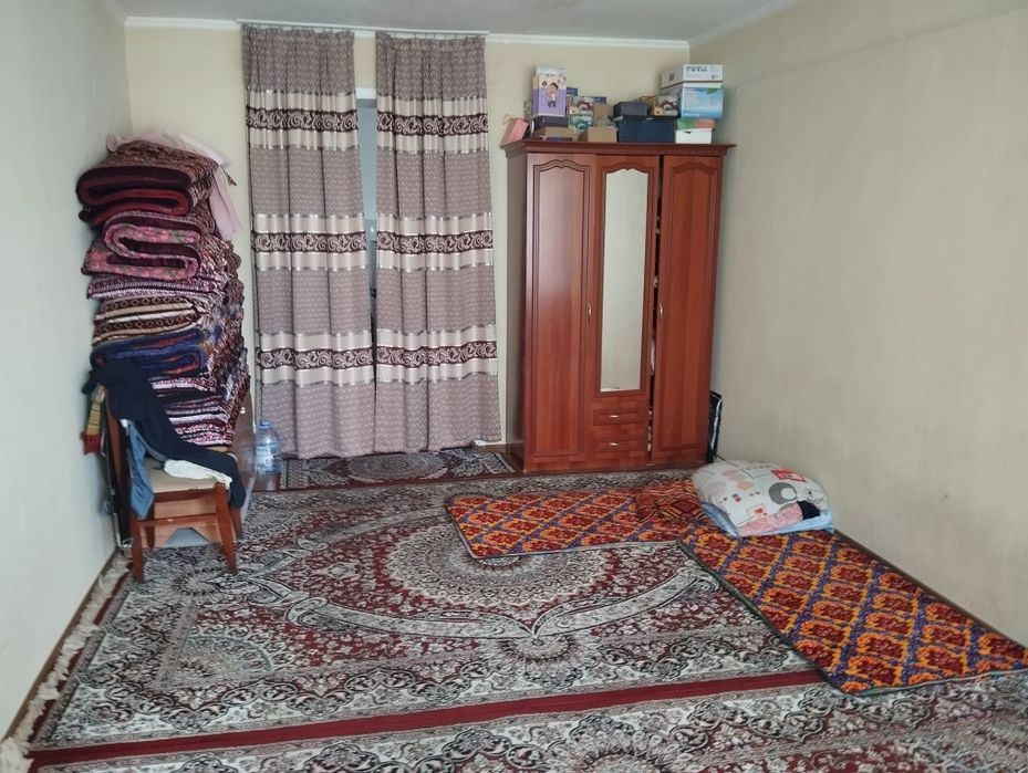 Yakkasaroy tumani yakkasaroy toyxona oldida 1 xonali uy sotiladi