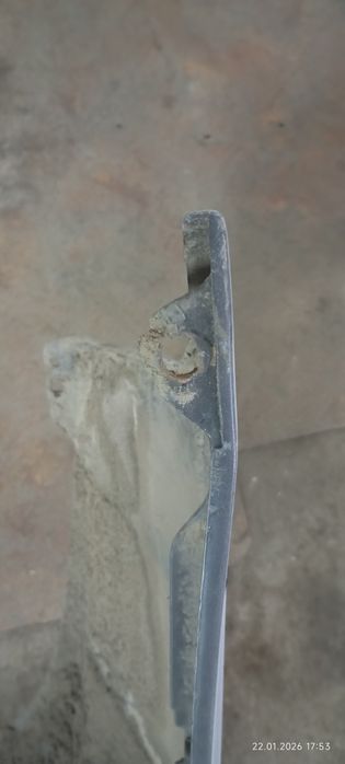 Продам задний бампер на карина е хэчбэк