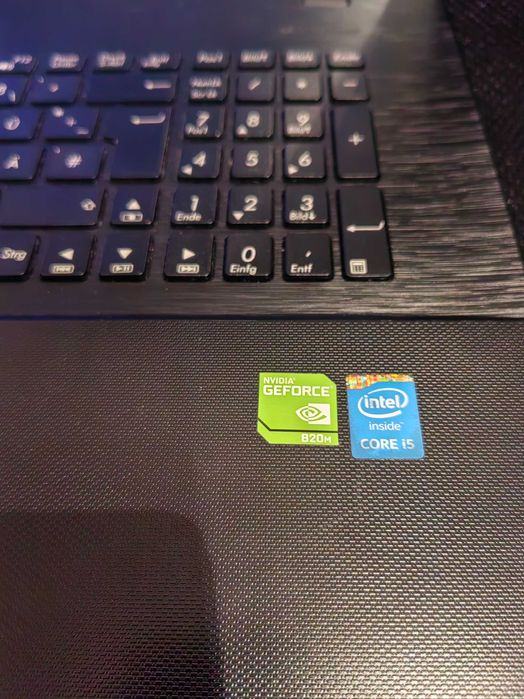 Лаптоп Asus F751L 17инчов /i5/8Ram/1tb/