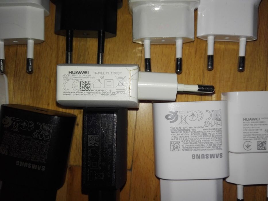 Зарядни за телефон таблет