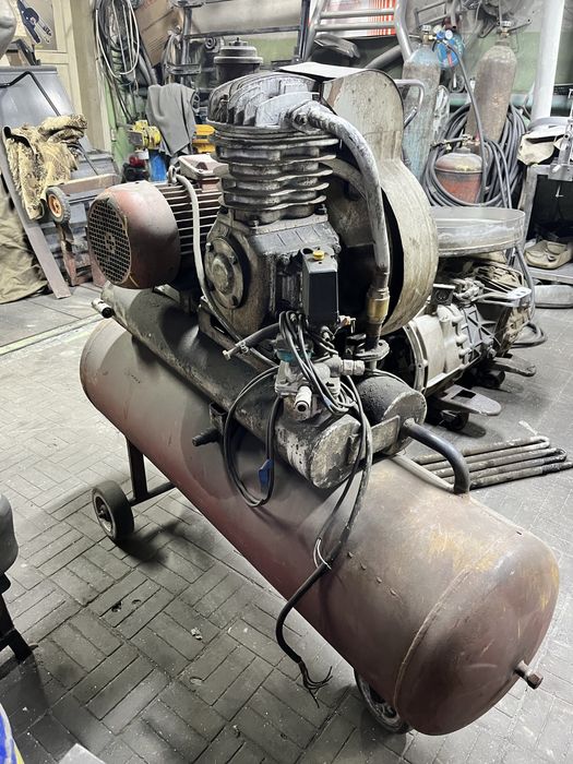 Продам компрессор