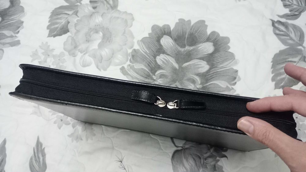 Кожена Папка/чанта за документи и/или лаптоп, нова, отлична!