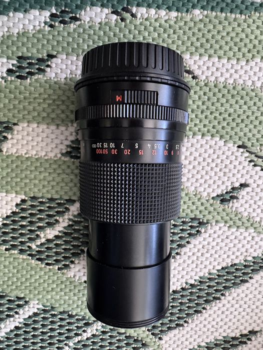 Carl Zeiss Jena 135mm – класически портретен обектив