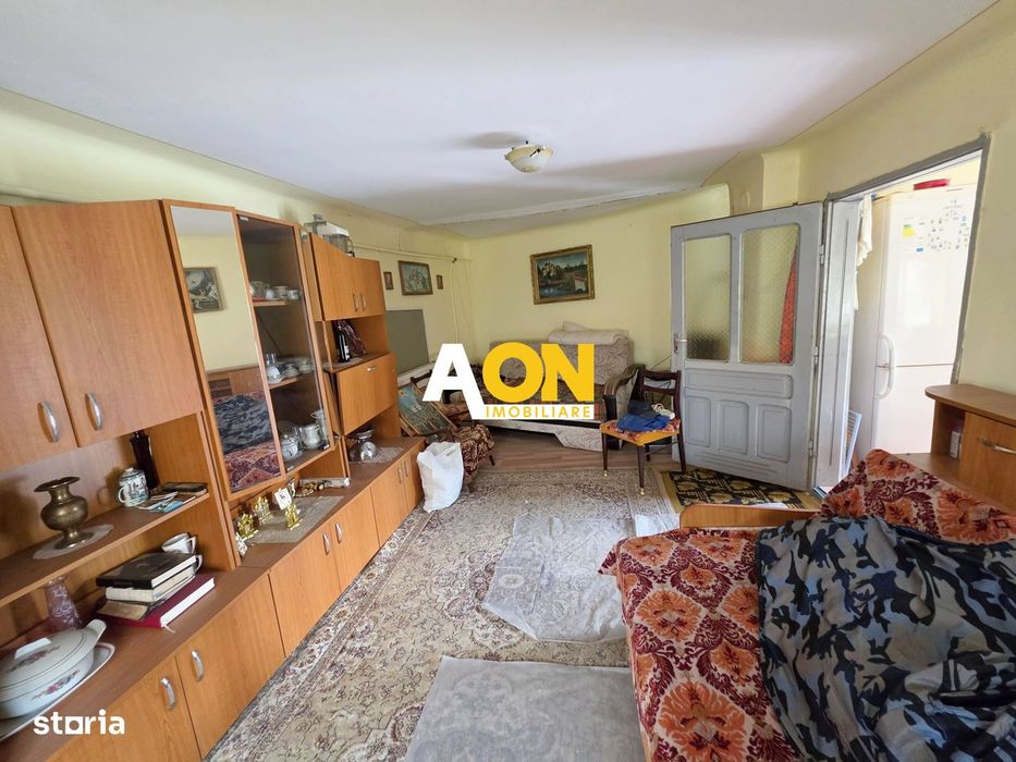 Casă veche cu 3 camere, 259 mp teren, la asfalt, zona Prefectura