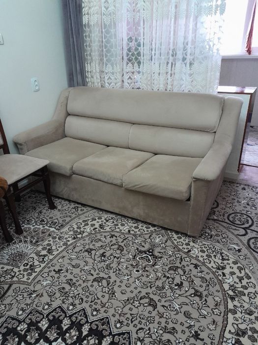 Продается диван раскладной в хорошем состояние