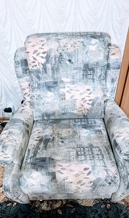 Холова гарнитура,употребявана, холна разтегателна маса.