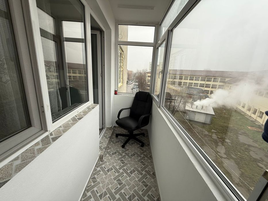 Închiriez apartament în zona Pieței 1 Mai