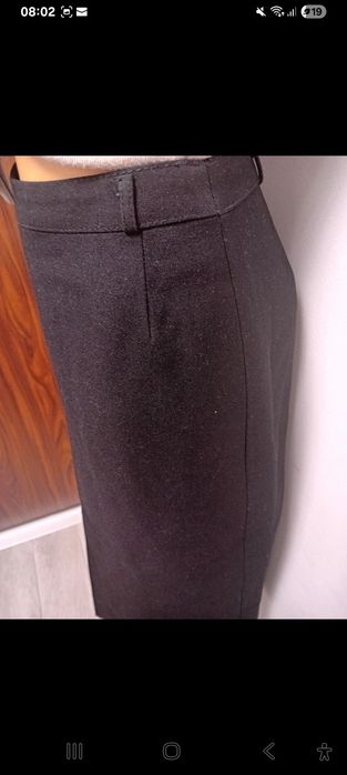 Fusta midi de lână