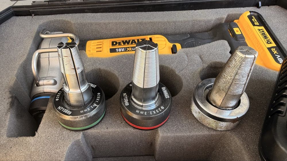 Vând aparat de expandat țevi Dewalt DCE 400 D2