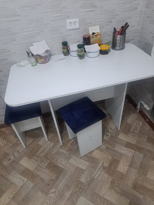 Стол,  төрт орындық