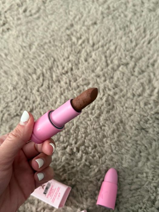 jeffree star cosmetics velvet trap ruj culoare man down