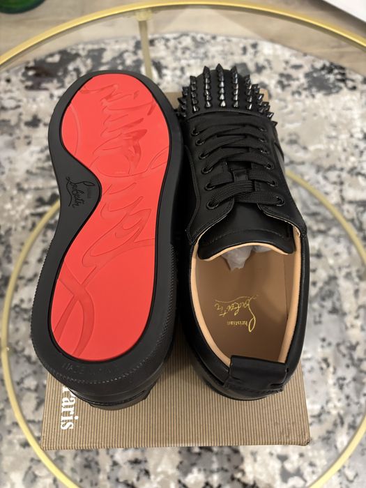 Vand pantofi Christian Louboutin