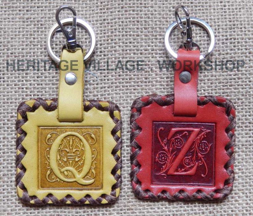 Кожаные брелки ручной работы .