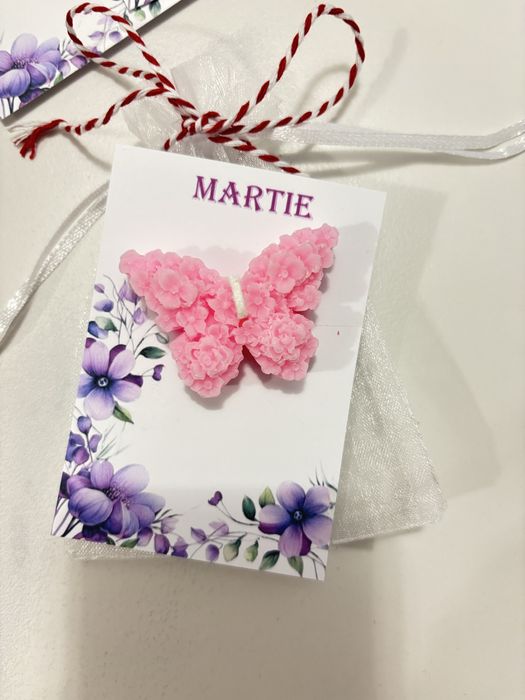 Martisoare din ceara parfumate si colorate. La 10 martisoare primiti 2