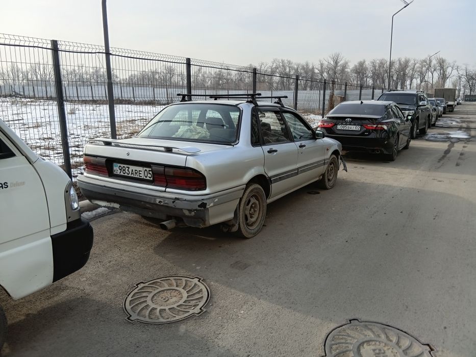 Продам машину галант