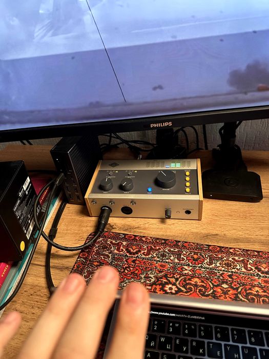 Universal audio volt 2
