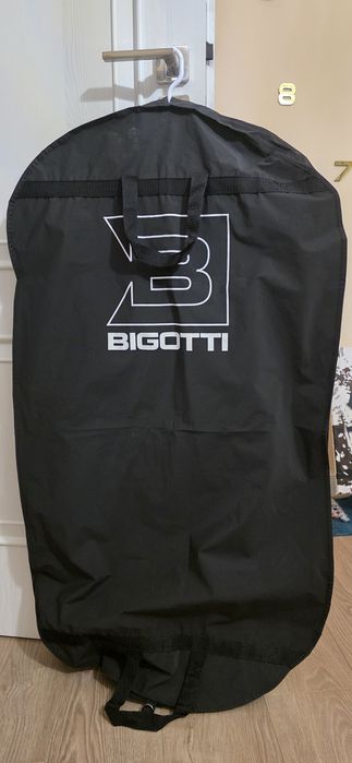 Vând costum de ceremonie in stare foarte bună. Merita văzut!