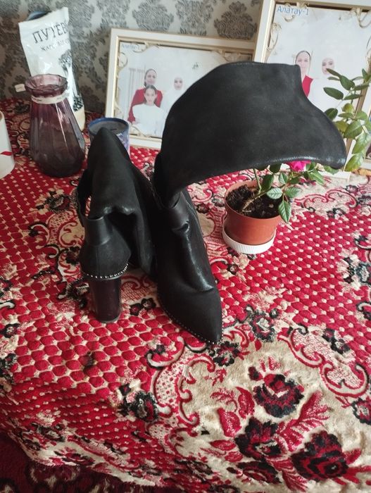 Продам демисезонный сапоги