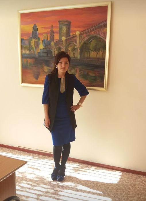 Ведущий на двух языках