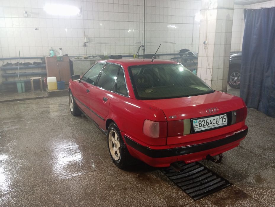 Продам машину Ауди Б4