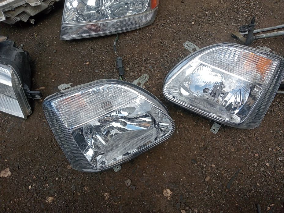 Faruri Europa Opel agila 2005