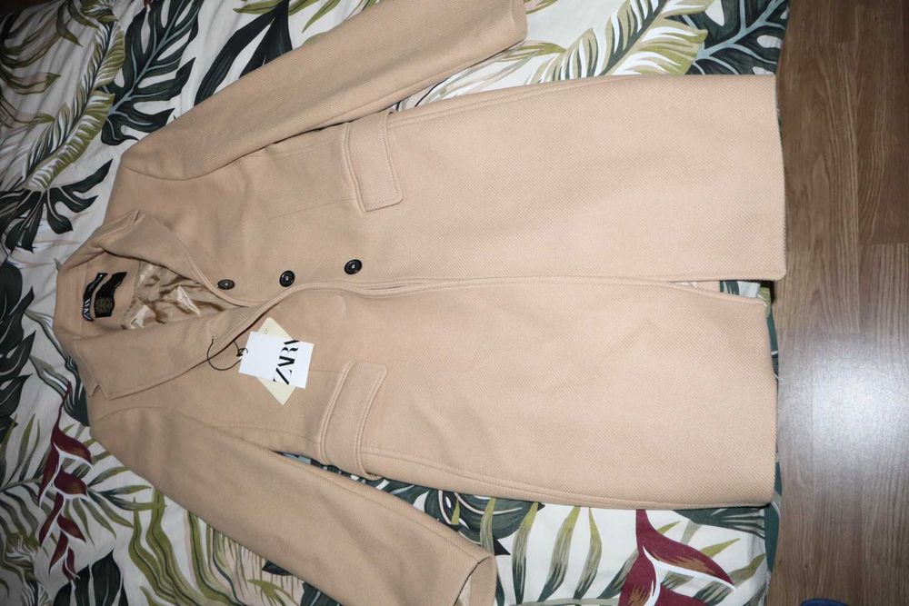 Zara Бежово зимно палто