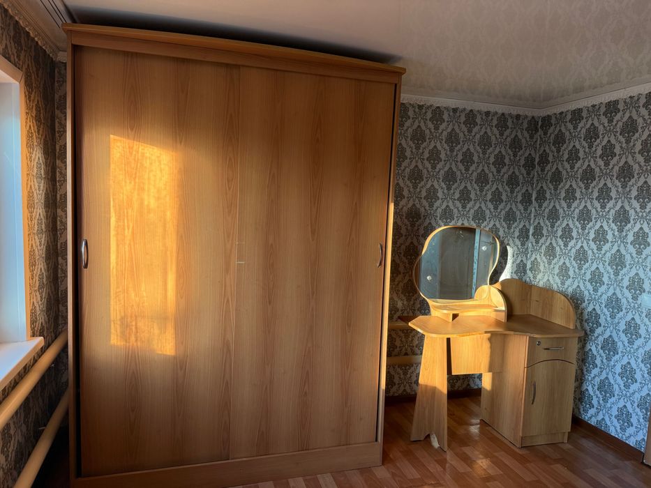 Продам спальный гарнитур