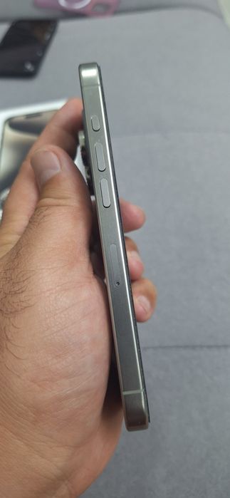 Продам телефон Apple iPhone 15 pro на 256