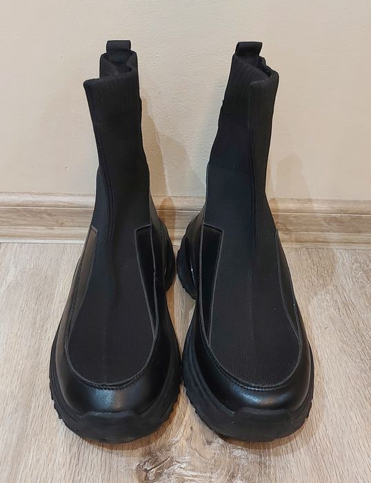 Боти и спортни обувки