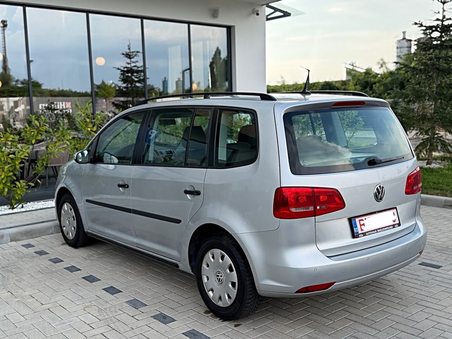 VOLKSWAGEN Touran 0 — imagine 5