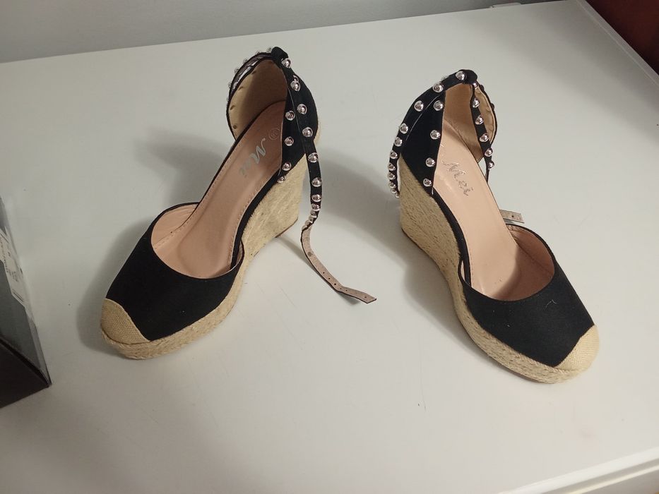 Pantofi eleganți
