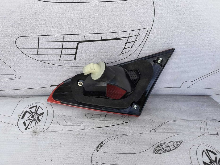 Stop Haion Stânga Mitsubishi Colt CZ3 2005 / 2004–2008 / Cod OEM MN105622 (5C2)