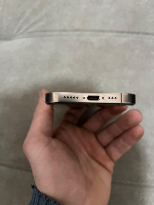 В продаже айфон 16 про