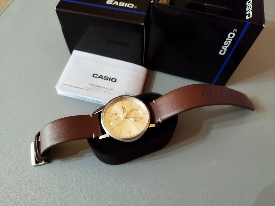 Casio - Ceas barbatesc quartz cu functii multiple, Argintiu, Maro coni