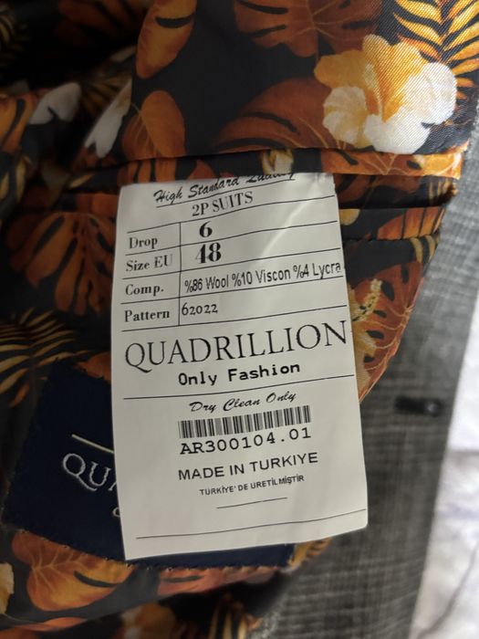 Продается хороший костюм