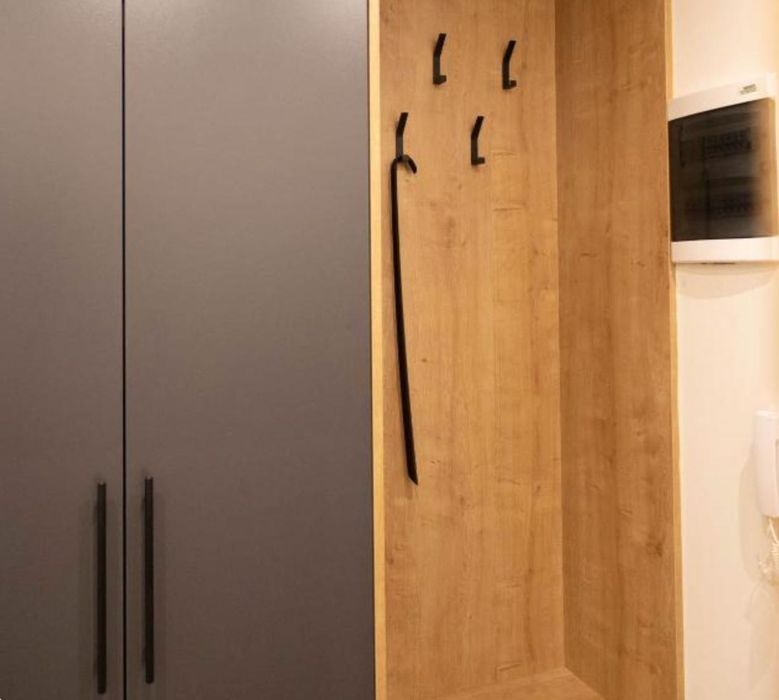 Дава се под наем Двустаен апартамент в София, Център - 58 кв.м за 647.19 € - Снимка #3