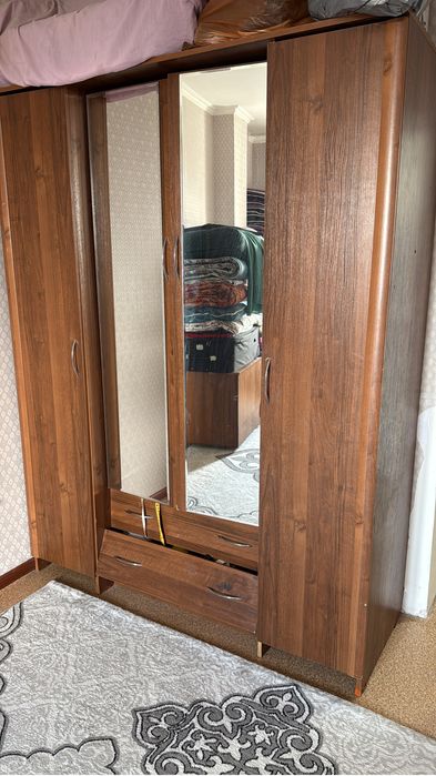 Шифанер тумбочка шкаф