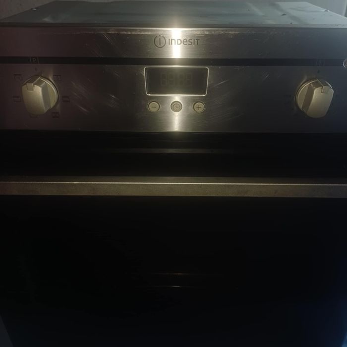 Продавам фурна за вграждане много е хубава