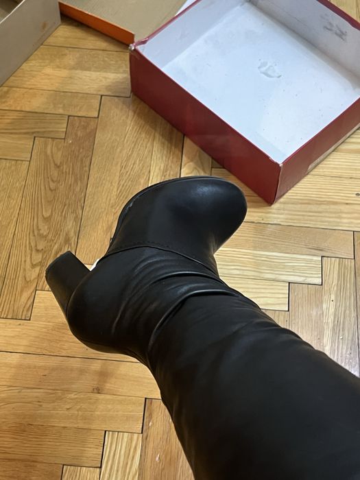 Женские сапоги с каблуком