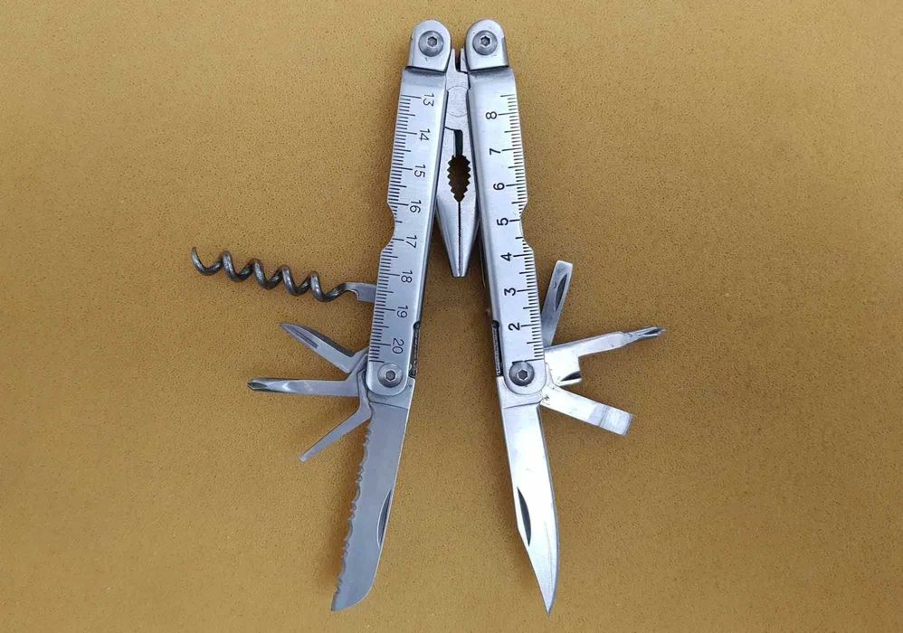 Briceag Multifunctional
