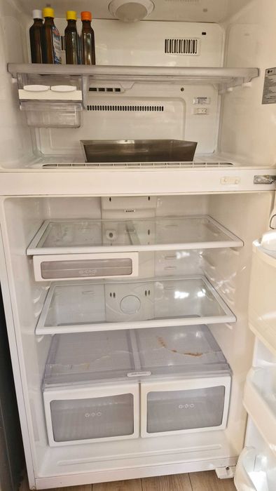 Продам большой холодильник LG