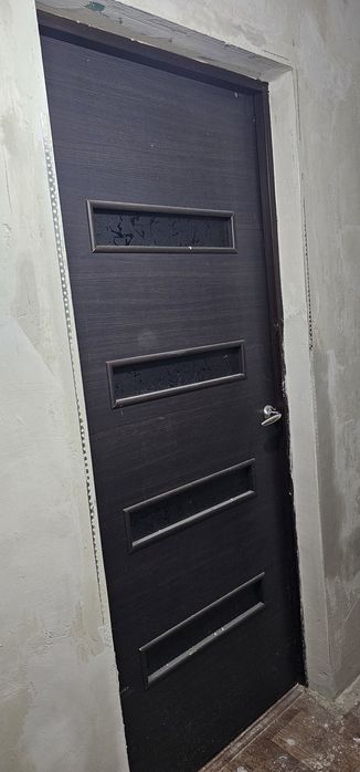 Меж комнатный двери