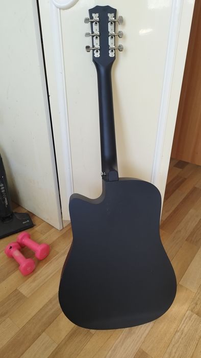 Продавам нова акустична китара