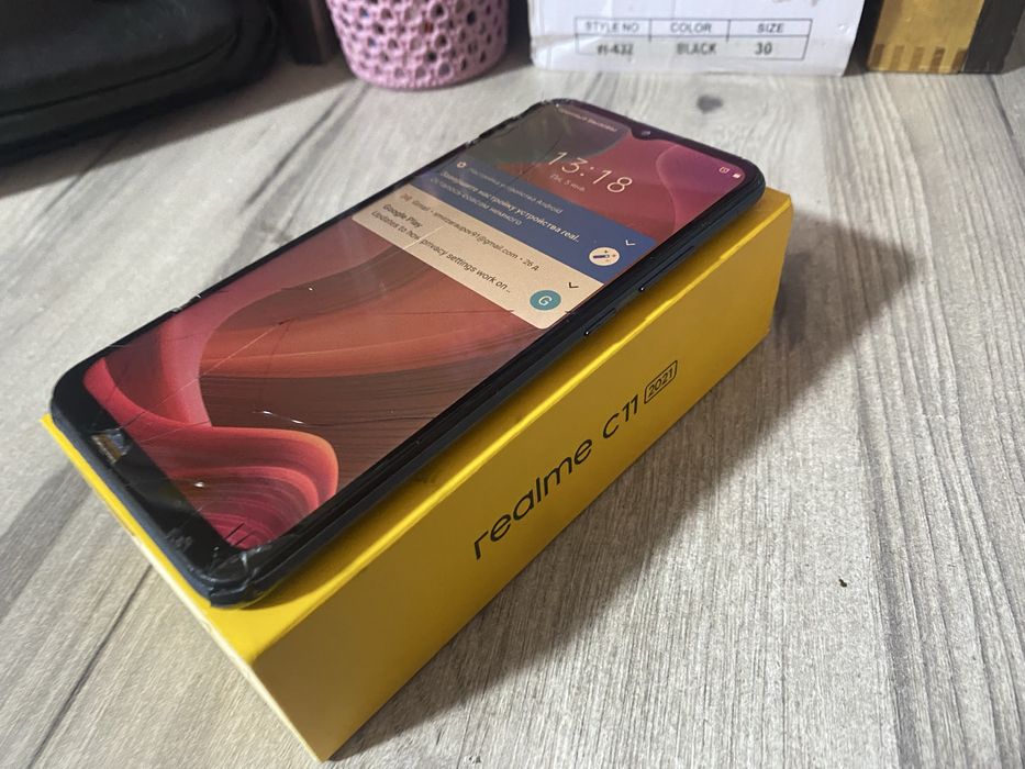 Realme C11 8/10.