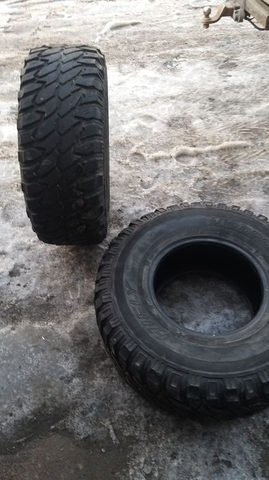 Продам шины 33х12,5 R15